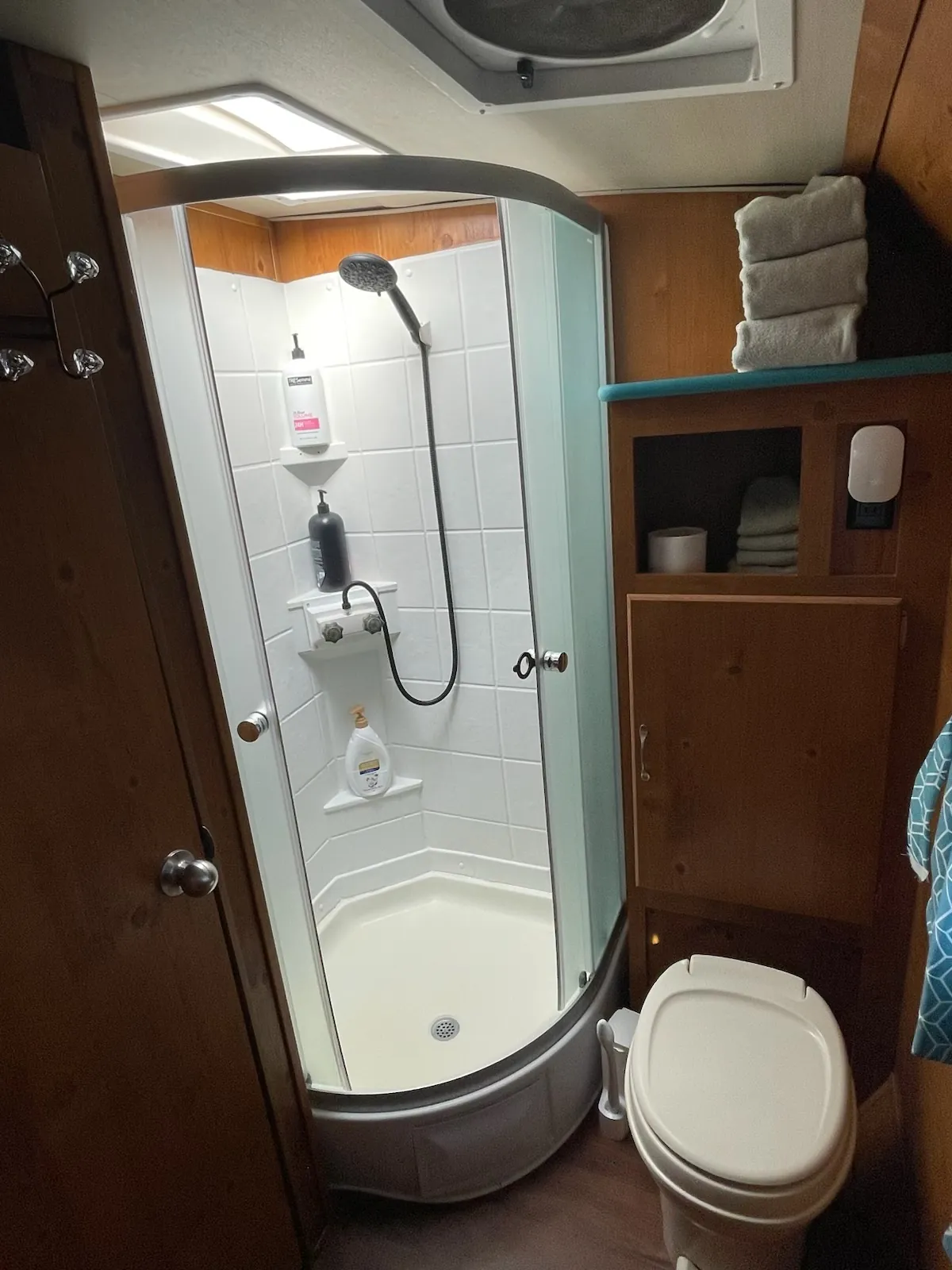 Vintage Camper B monthly rental in Pahrump NV — desert view and seating